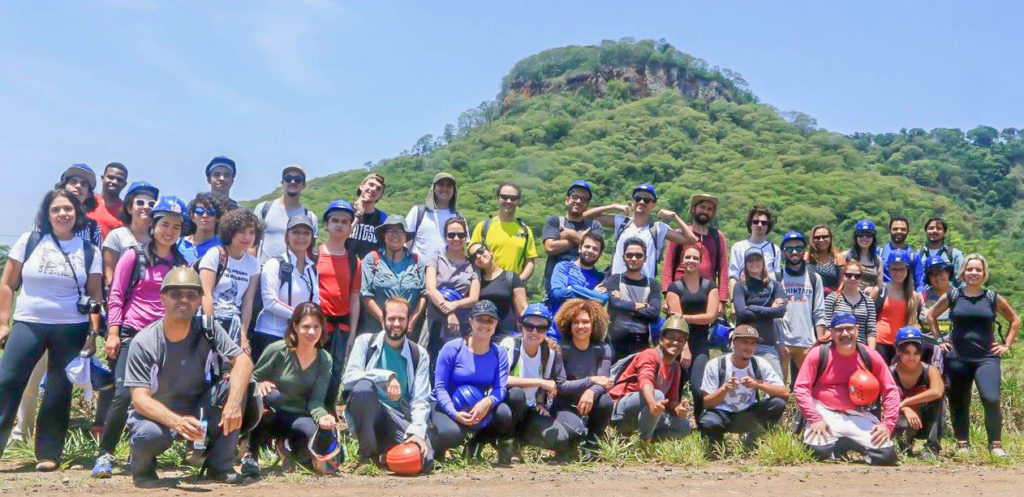 Foto em grupo dos participantes da visita