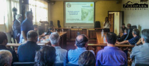 apresentação dos servidores Lucilene e Felipe à respeito da Qualidade Ambiental do Município de Corumbataí - SP