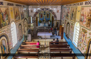 Interior da Igreja de Itaqueri da Serra, localizada no município de Itirapina. Foto: Kolya AA, 2017