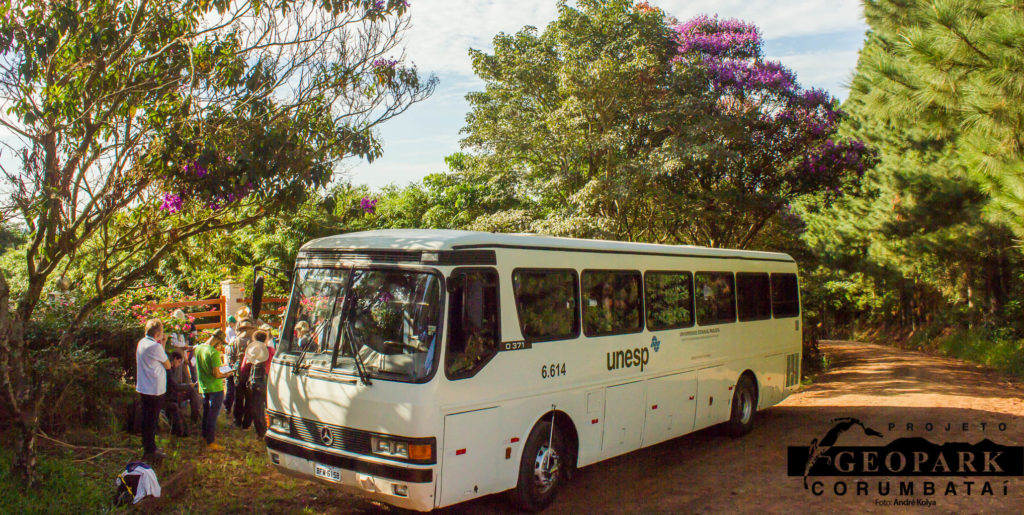 Ingressantes se preparam para iniciar a subida da Serra do Fazendão