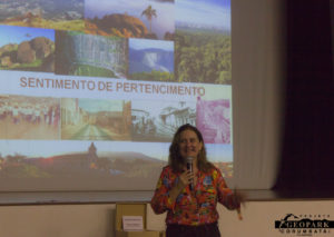 Apresentação da Profa. Dra. Luciana Cordeiro da Unicamp Limeira