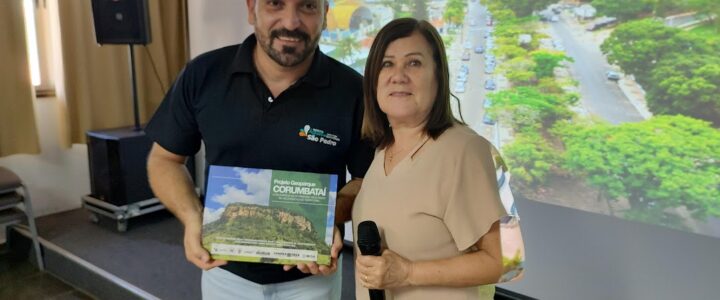 Geoparque Corumbataí divulga seu livro na primeira reunião de 2023 da Serra de Itaqueri